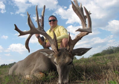 Trophy Deer Hunt Texas